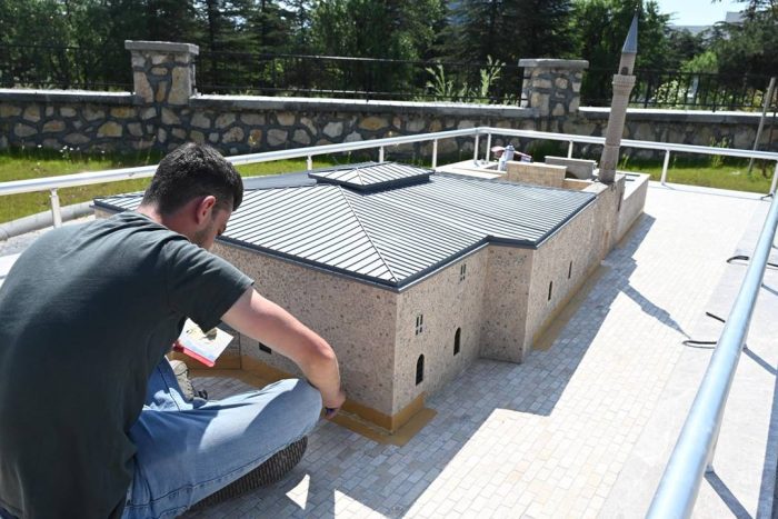Minia Isparta Projesiyle Kentin Tarihi Mirası Minyatürlerle Geleceğe Taşınıyor