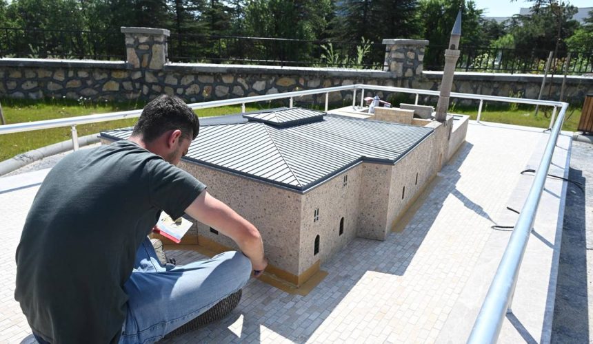 Minia Isparta Projesiyle Kentin Tarihi Mirası Minyatürlerle Geleceğe Taşınıyor