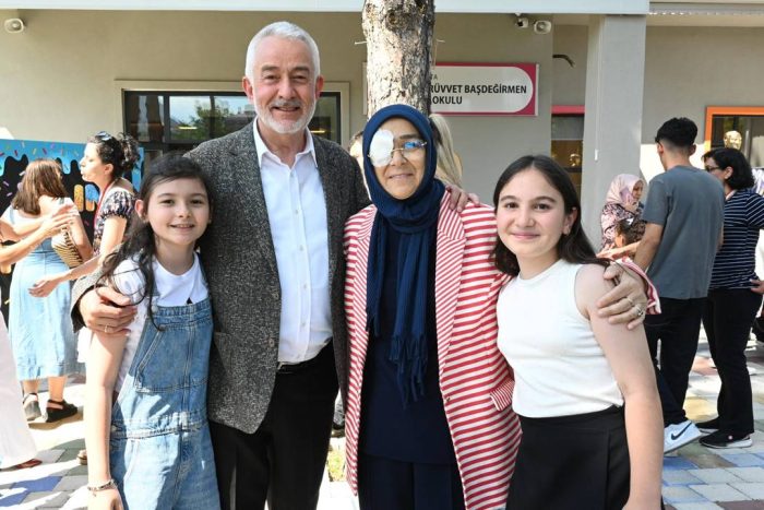 Başdeğirmen Çifti, Miniklerin Karne Heyecanını Paylaştı