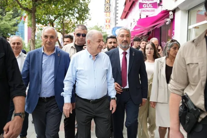 Zafer Partisi Lideri Ümit Özdağ Isparta’da: “Türk Halkı Asla Bir Hanedanlığa Dönüşü Kabul Etmeyecektir”