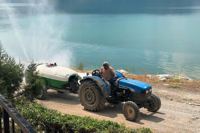 Eğirdir Belediyesi’nden Göl Çevresi ve Mahallelerde İlaçlama Seferberliği