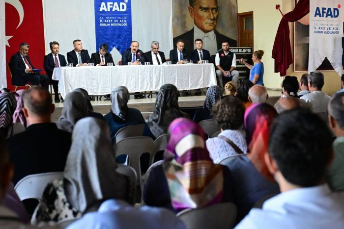 Eğirdir’de Tahliye Kararı Masaya Yatırıldı: Vali Erin Mahalle Sakinleriyle Görüşme Gerçekleştirdi