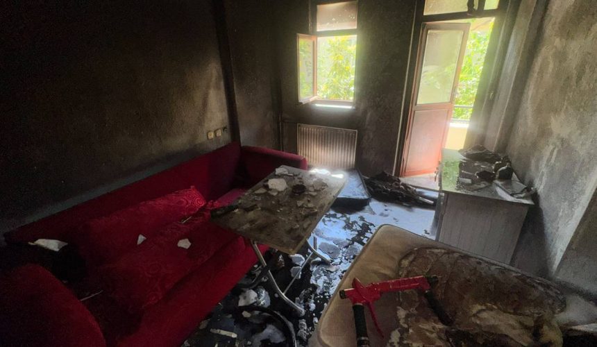 Bahçelievler Mahallesi’nde Korkutan Ev Yangını: Ekipler Anında Müdahale Etti
