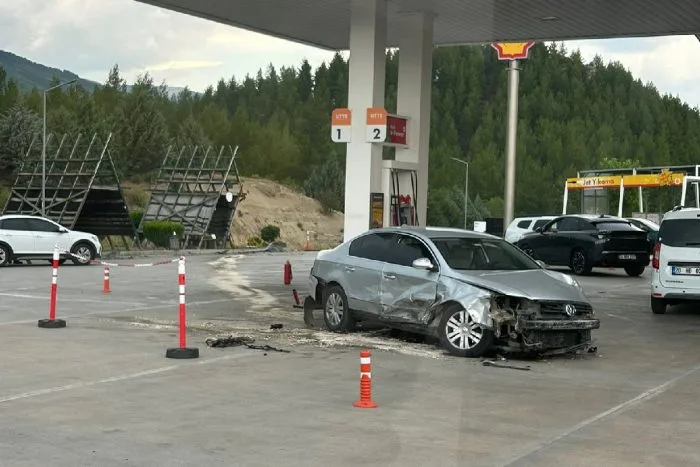 Sütçüler Yol Kavşağı’nda Kaza