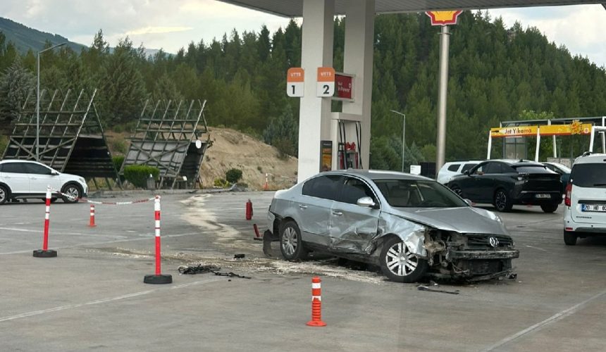 Sütçüler Yol Kavşağı’nda Kaza