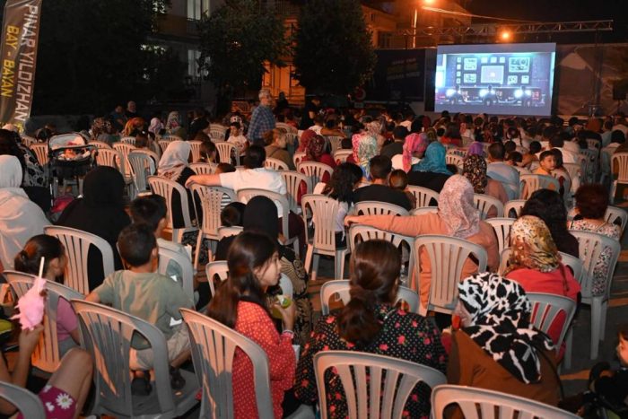 Bahçelievler Mahallesi’nde Düzenlenen Çocuk Sineması Etkinliğine Yoğun İlgi