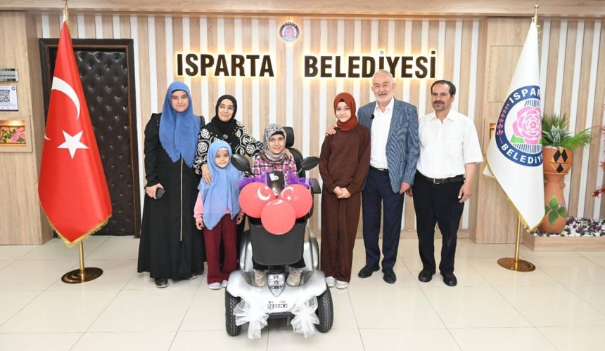 Başdeğirmen Çiftinden Anlamlı Hediye Özel Gereksinimli Hatice Uysal’a Akülü Araç Sürprizi