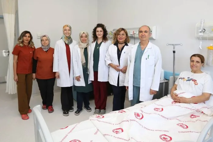 SDÜ Hastanesi’nde Başarılı Operasyon: 48 Yaşındaki Hastanın Rahminden 6 Kiloluk Miyom Çıkarıldı