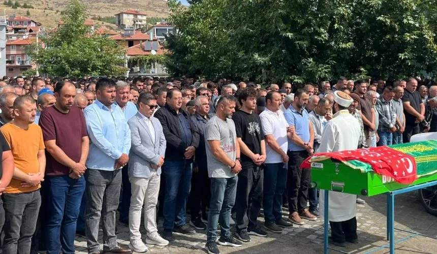 Milletvekili Yalım Halıcı Büyükkabaca’da Cenaze Törenine Katıldı
