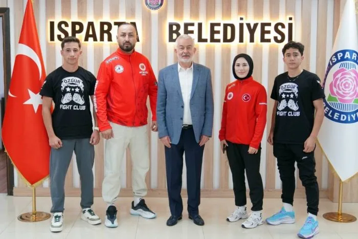 Dünya Şampiyonu Fatime Yürekli’den Başkan Başdeğirmen’e Ziyaret