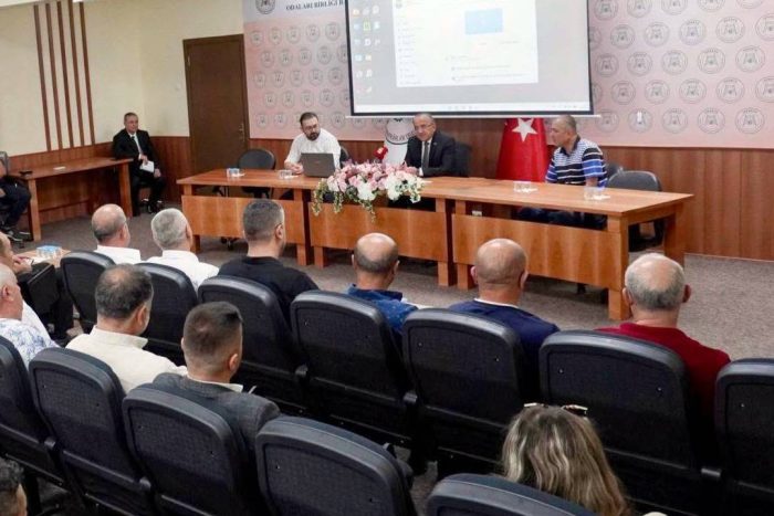 Esnafın Katı Atık Mesaisi Masada: Yeni Uygulama İçin İstişare Toplantısı