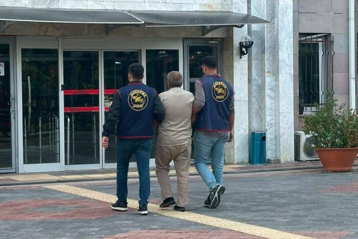 Kuleönü’nde Cami Hırsızlığı Şüphelisi JASAT’tan Kaçamadı: Bucak’ta Yakalandı, Cezaevine Gönderildi