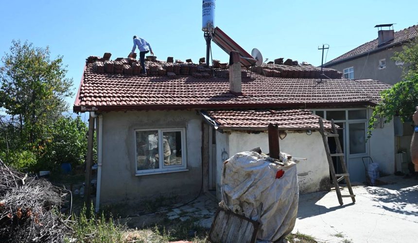 Başkan Başdeğirmen’den İhtiyaç Sahibi Ailelerin Akan Çatılarına Kiremit Desteği