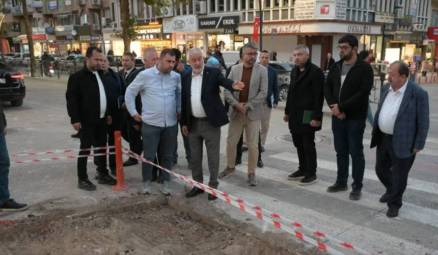 Cumhuriyet Caddesi’nde Yenileme Çalışmaları Başladı: Orta Refüj Kaldırılıyor, Altyapı Yenileniyor