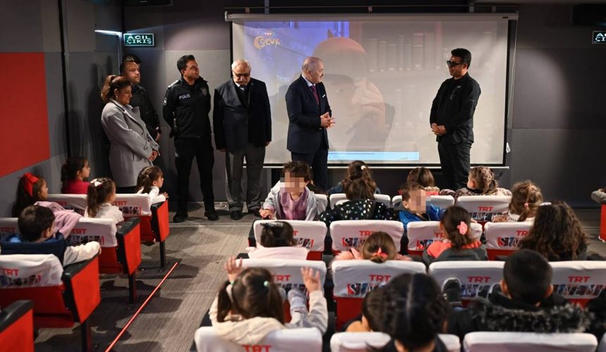 Gönen’de Çocuklar TRT Sinema Etkinliğinde Bir Araya Geldi