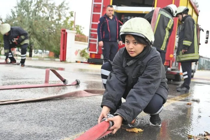Geleceğin İtfaiyecileri Mesleğe Hazırlanıyorlar