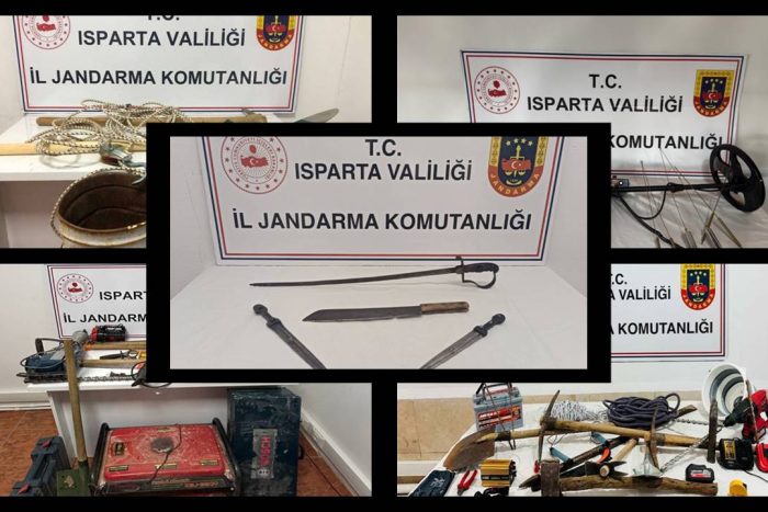 Isparta Jandarmasından Tarihi Eser Operasyonu: Osmanlı Subay Kılıcı ve Sikkeler Ele Geçirildi