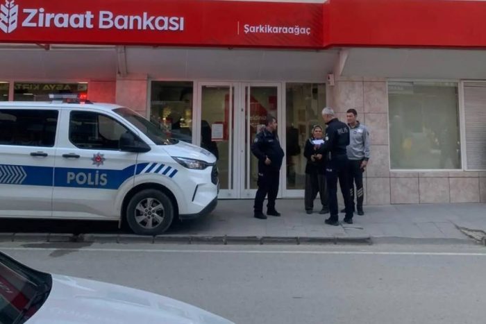 Şarkikaraağaç Polisi’nden Dikkatli Müdahale: 750 Bin TL’lik Dolandırıcılık Önlendi