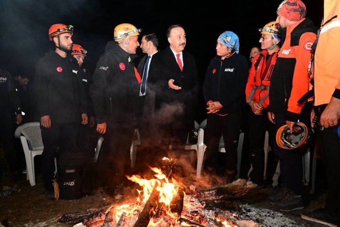 Yazılı Kanyon’da Mahsur Kalan 10 Kişi Kurtarıldı, Sağlık Kontrolü İçin Hastaneye Sevk Edildi